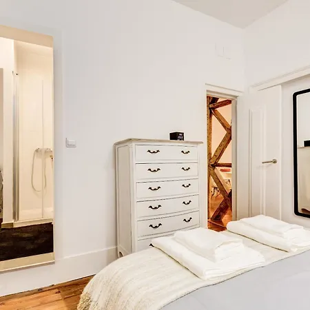 Historical Gem In Baixa Apartamento *