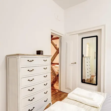 Historical Gem In Baixa Apartment